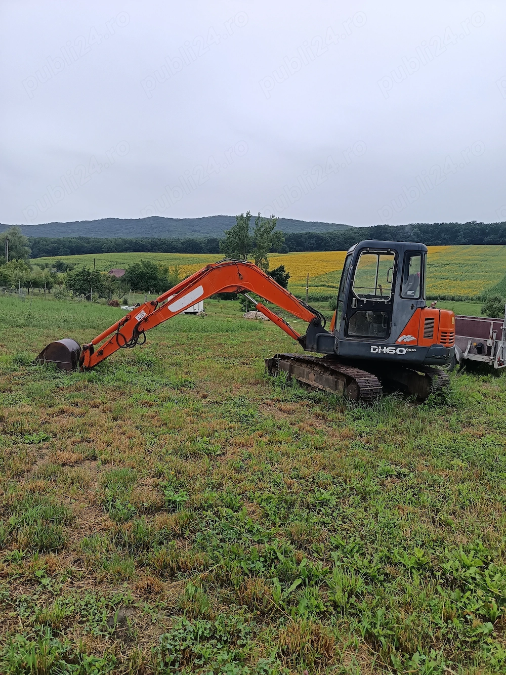Vând excavator doossan dh55 An 2009 de 5tone 12500euro