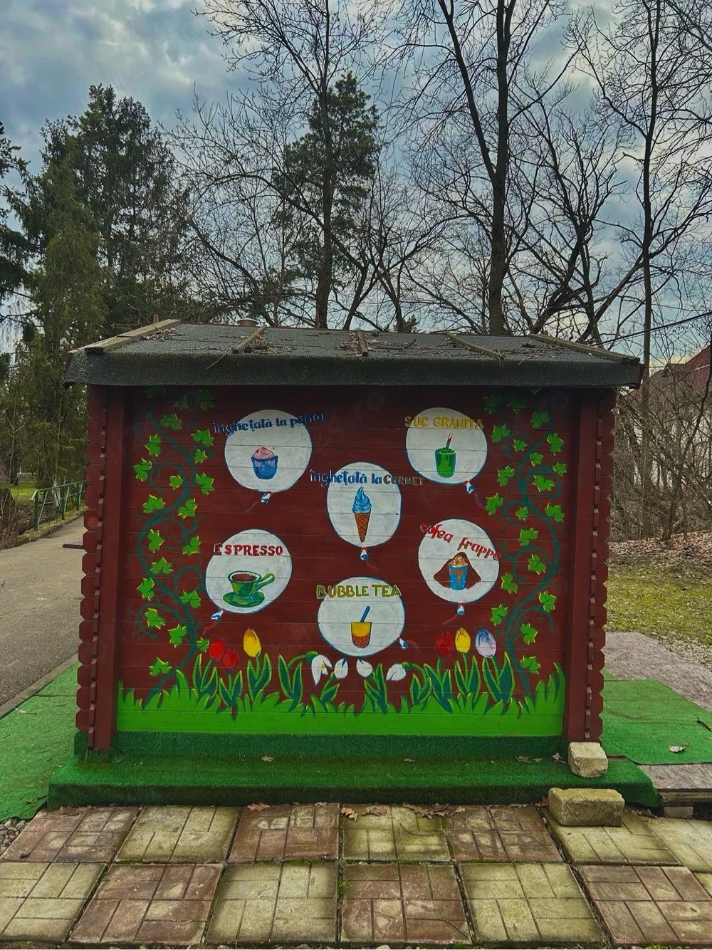 Vând căsuță comercială