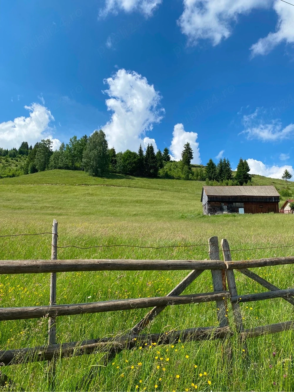Teren intravilan de vânzare   Fundata ,Fundațica ,jud.Brașov