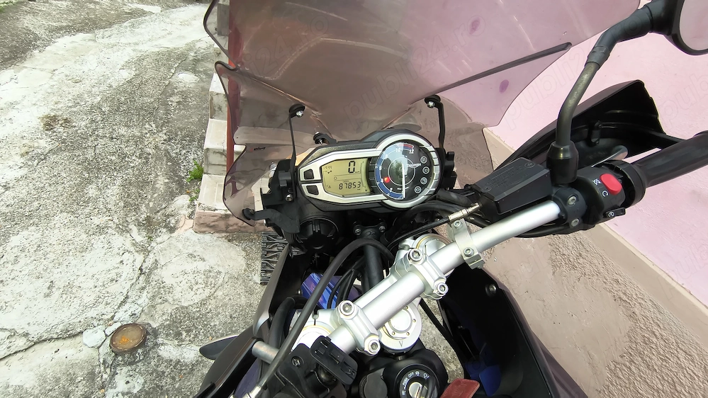 Vând Triumph TIGER 800