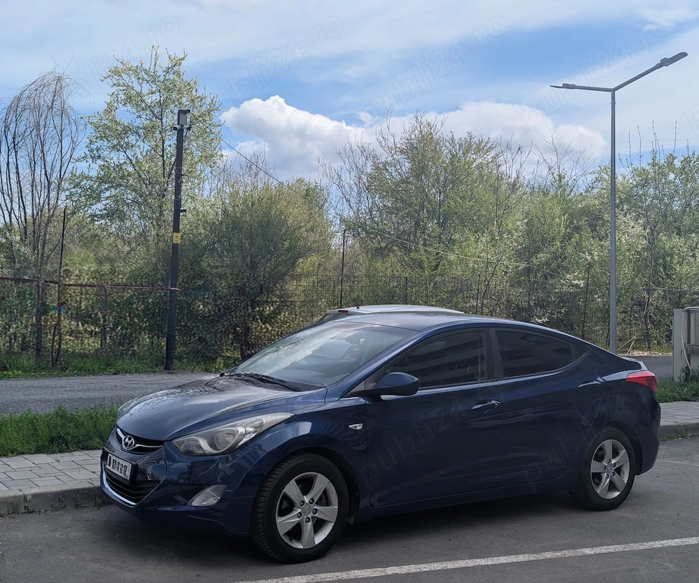 Hyundai Elantra 2012 Benzină + GPL