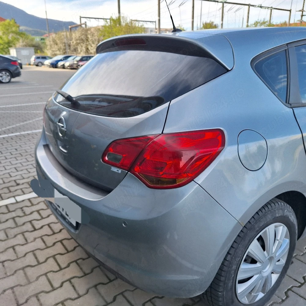 Vând Opel Astra j 