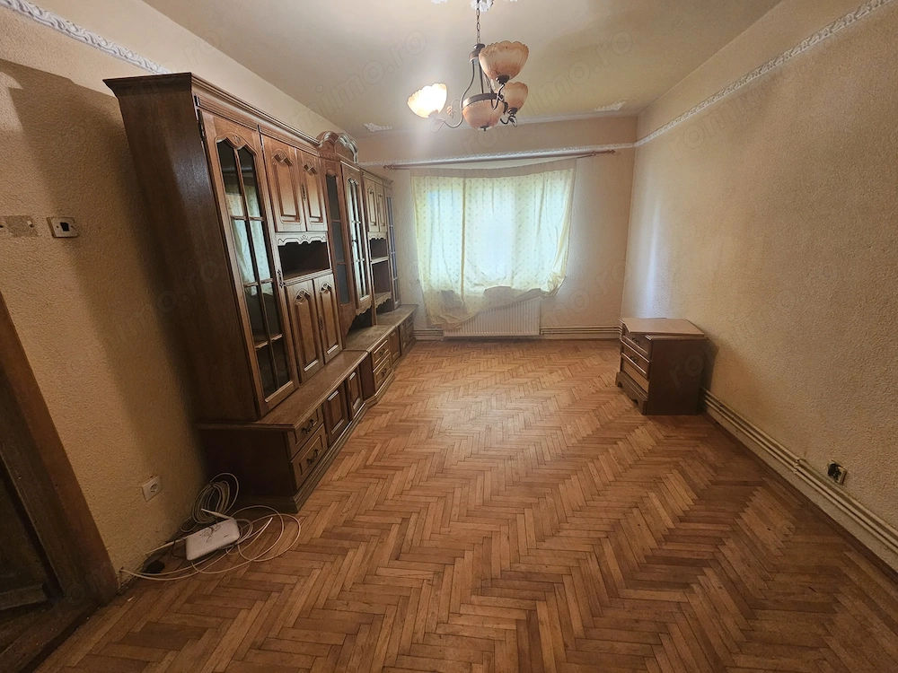Apartament 3 camere decomandat - centrala termica !!