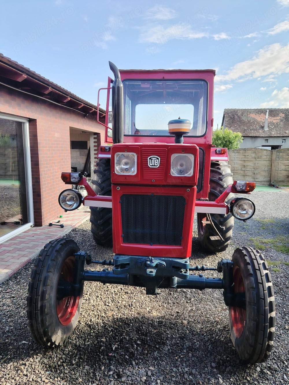 De vânzare TRACTOR UTB 650 
