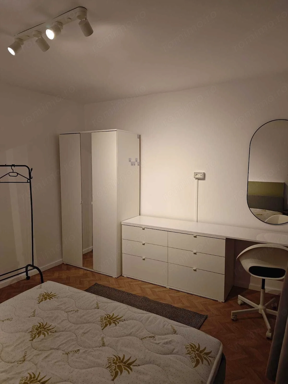  De Închiriat: Apartament Modern de 3 Camere – Zona Constantin Brâncoveanu