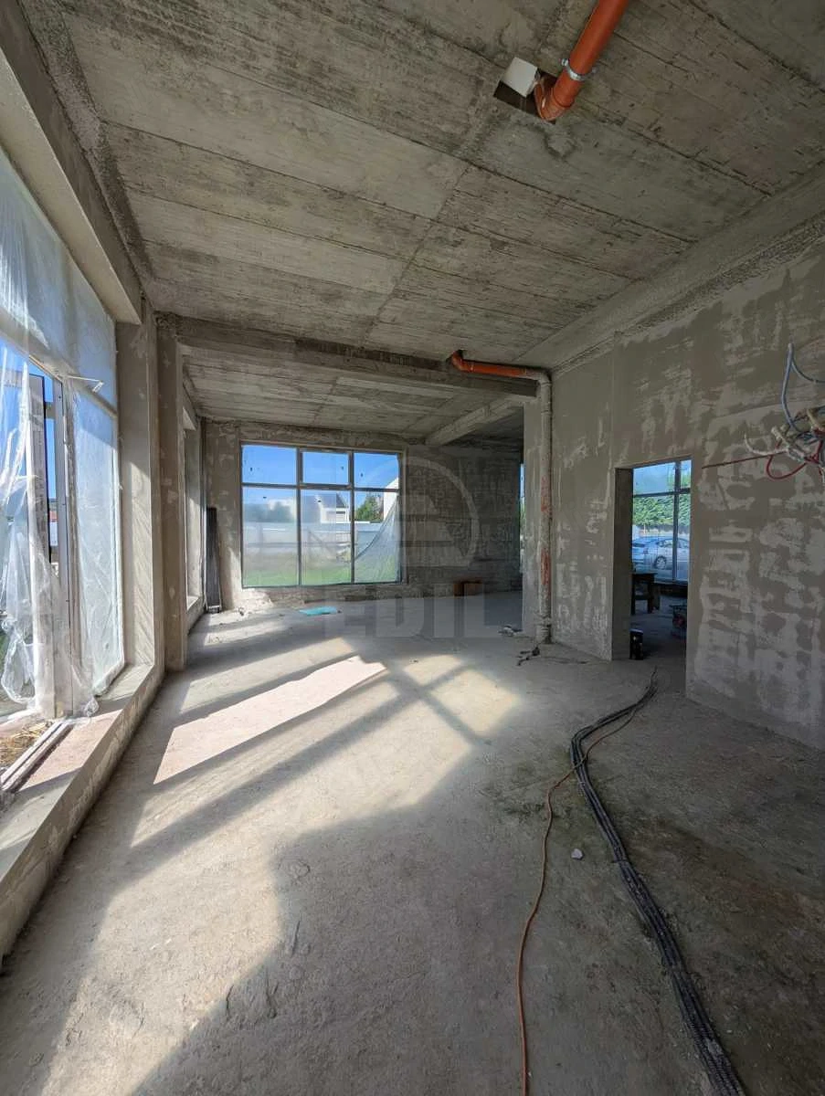 Inchiriere Spatiu comercial 2 incaperi; 100 mp; 1 baie,Catanelor