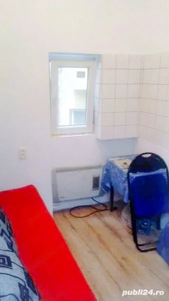 Vand schimb,  camera contorizata cu baie, in zona Armeneasca cu zona Ozana sau alte zone decente