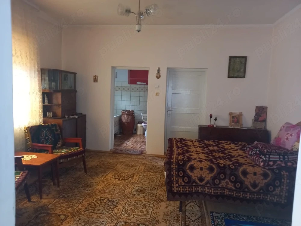 Casă de vânzare în Şugag -Alba situată pe drumul principal  spre Transalpina și domeniul schiabil.