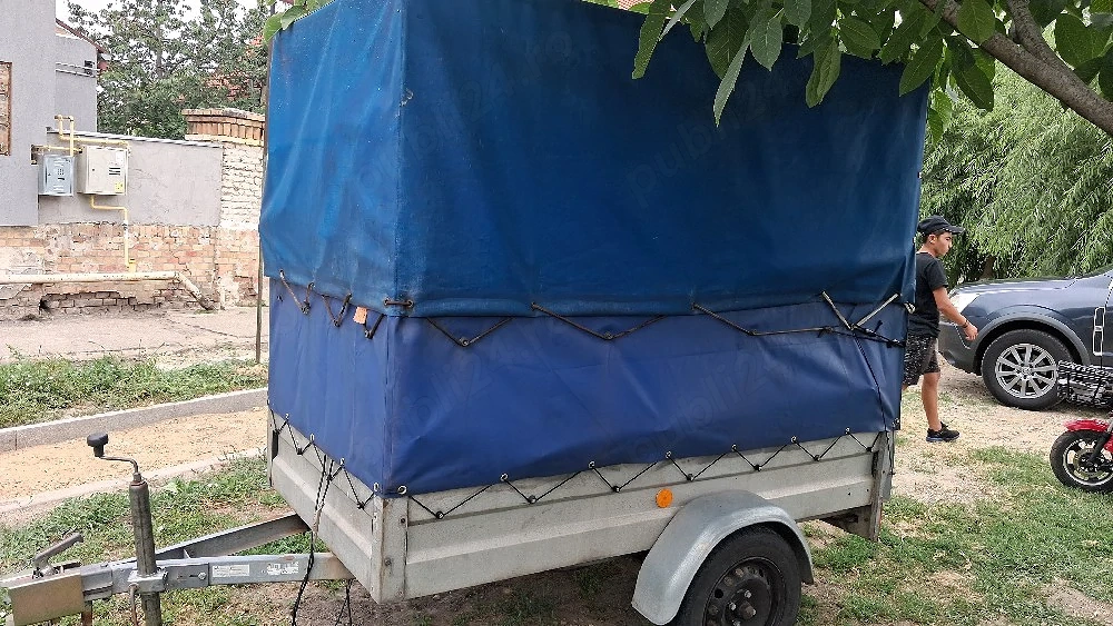 remolcă cu rampă