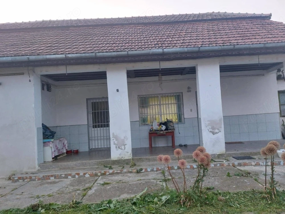 vand sau schimb casa la Marghita 