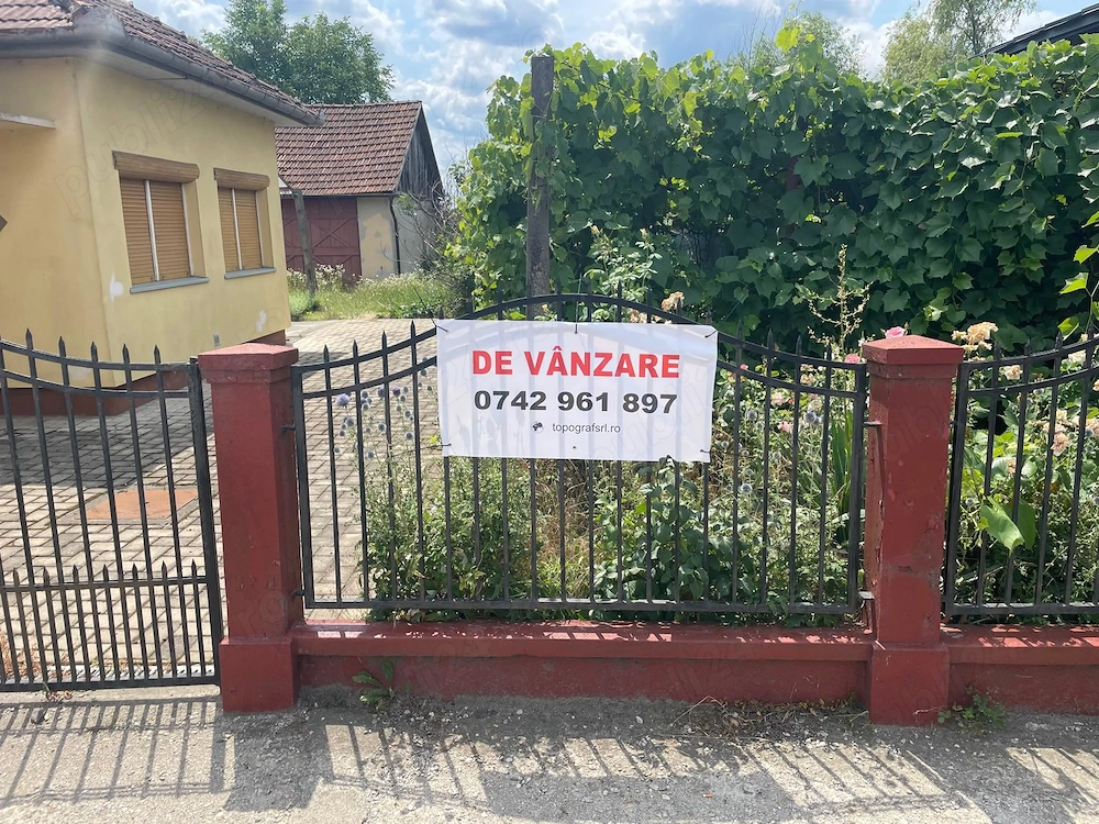 vând casă, anexă și teren pe str. Băii, nr. 70, oraș Seini, proprietate la cheie, aproape de centru