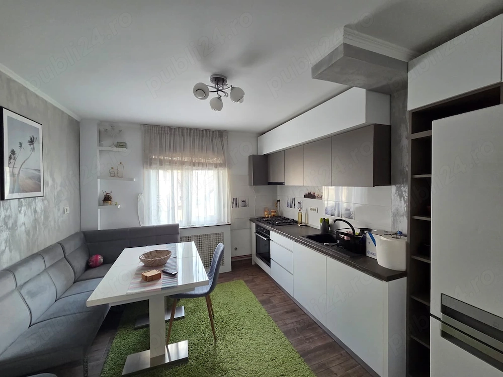 Apartament 3 camere, 2 balcoane, 2 bai, zona 1 Mai, Ramnicu Valcea