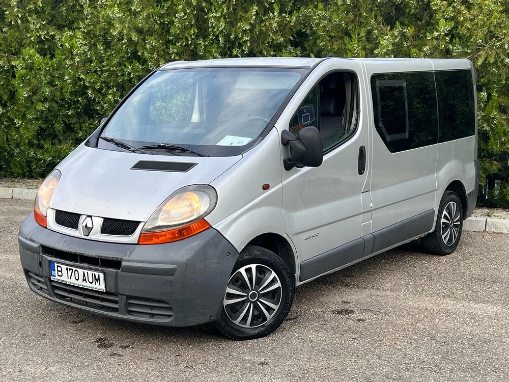 Vând Renault trafic 9 locuri 1.9 diesel
