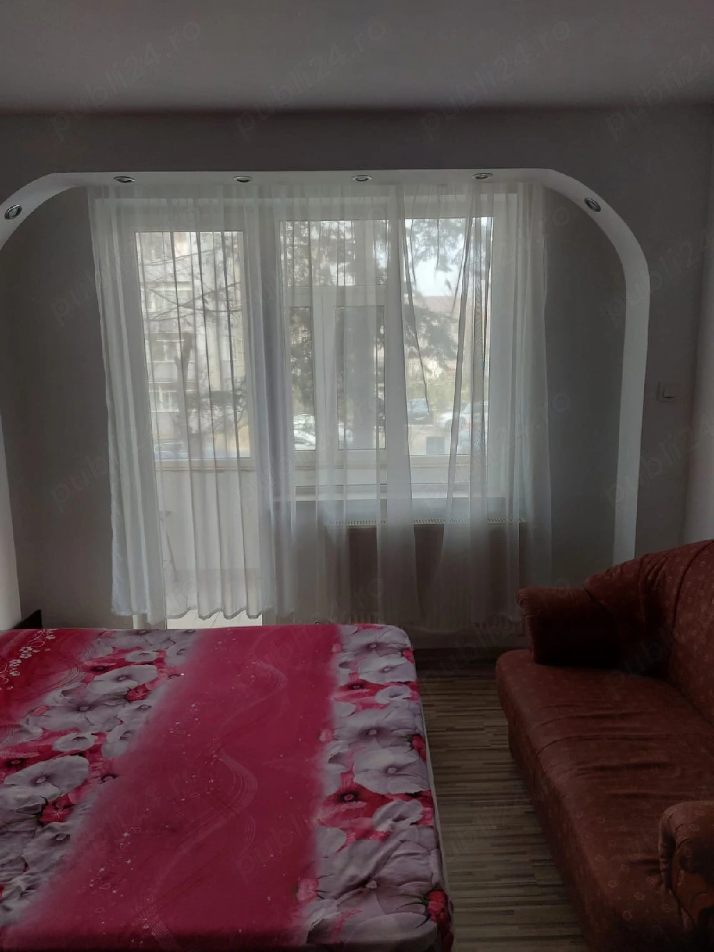 Inchiriez apartament