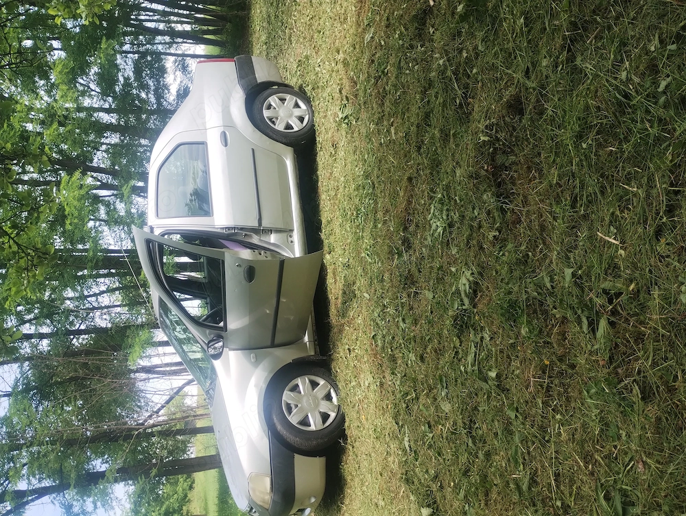 Vând Logan 1.6 mpi