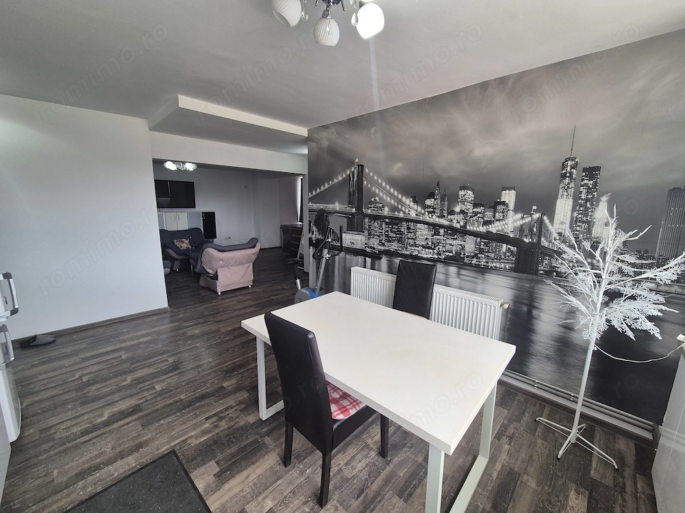 Vand apartament centru 