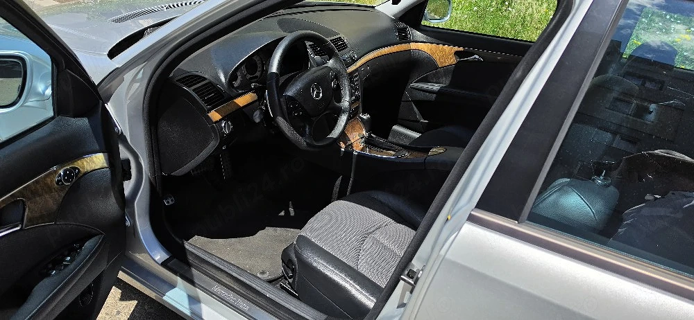 Mercedes E 220
