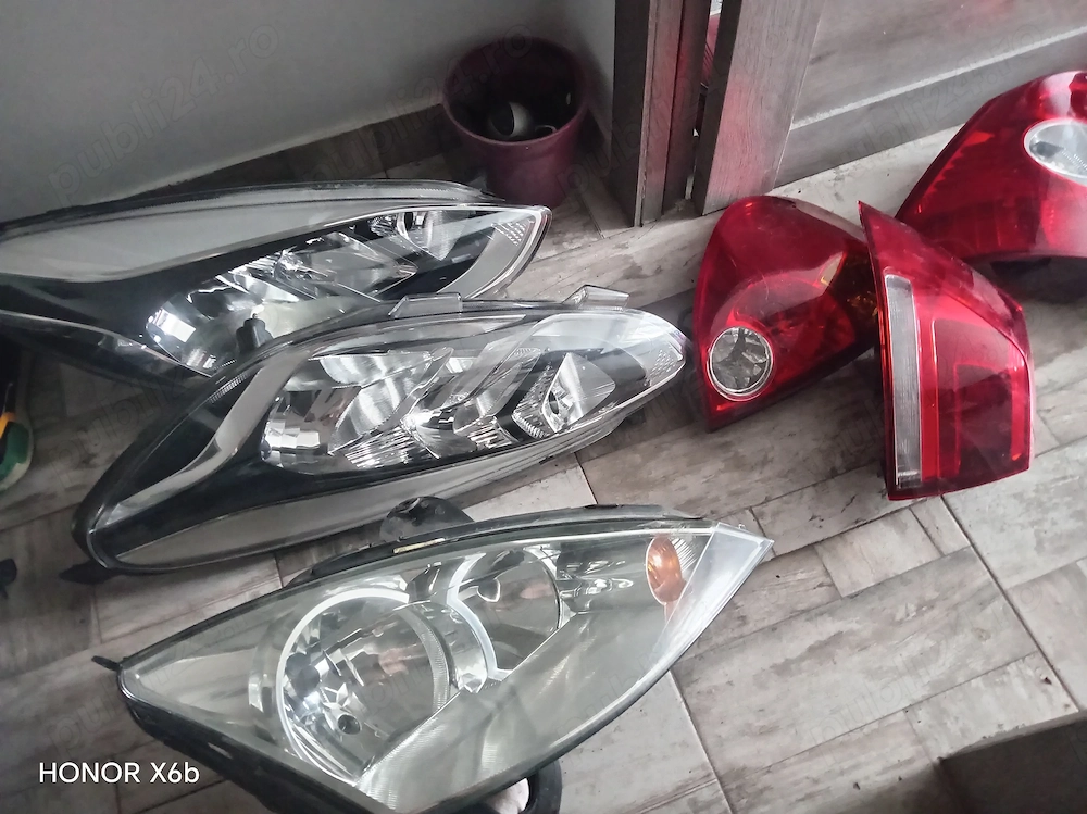 Vând faruri și stopuri auto Renault, Dacia, Ford,Volkswagen Golf, Citroen,Dacia, PeugeotOpel, etc..