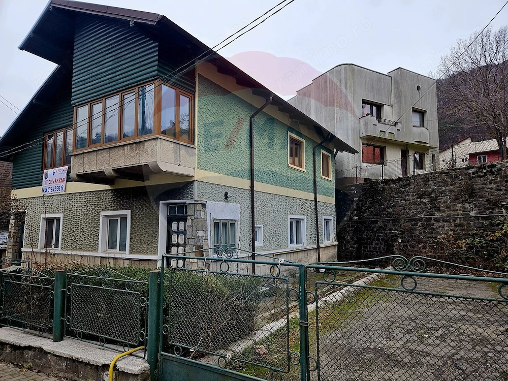 SINAIA- APARTAMENT DE VACANTA/ REZIDENTIAL- 3 camere in vila!