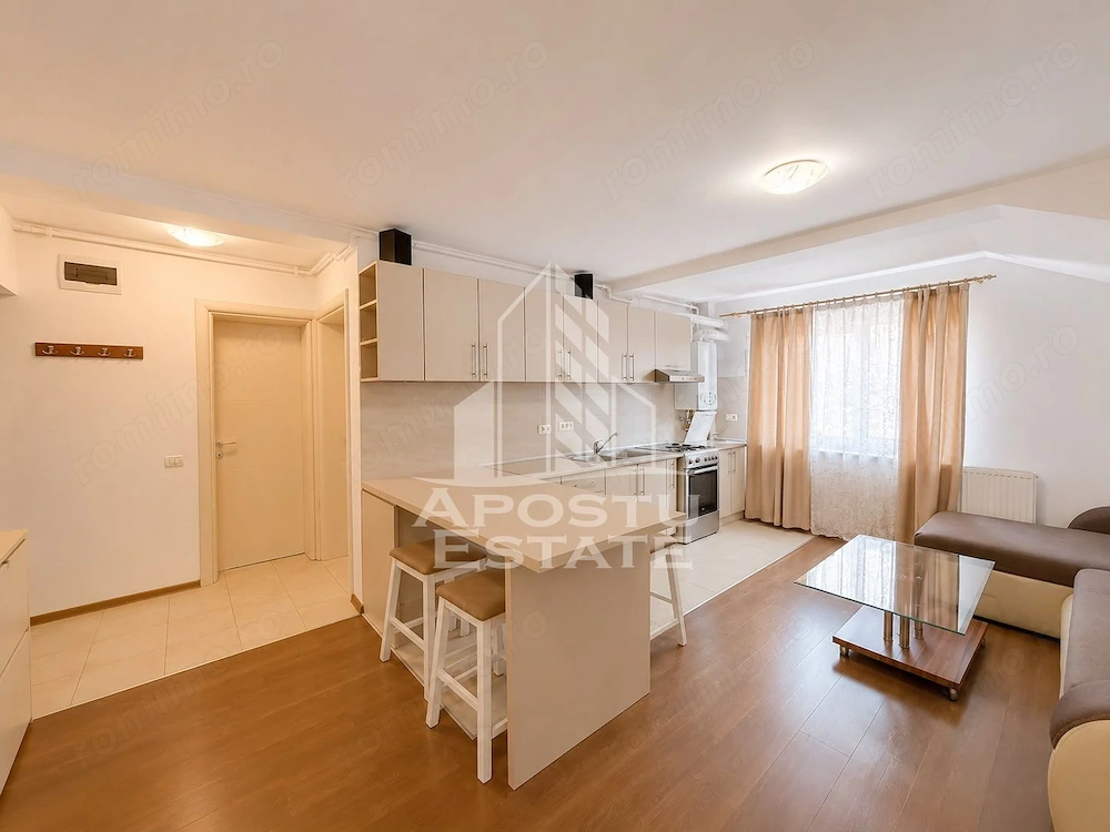 Apartament cu 3 camere de vanzare, loc de parcare, Dumbravita