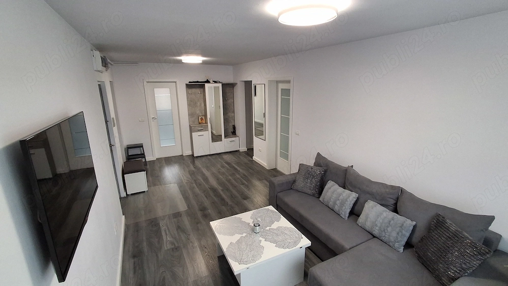 Vând apartament 4 camere