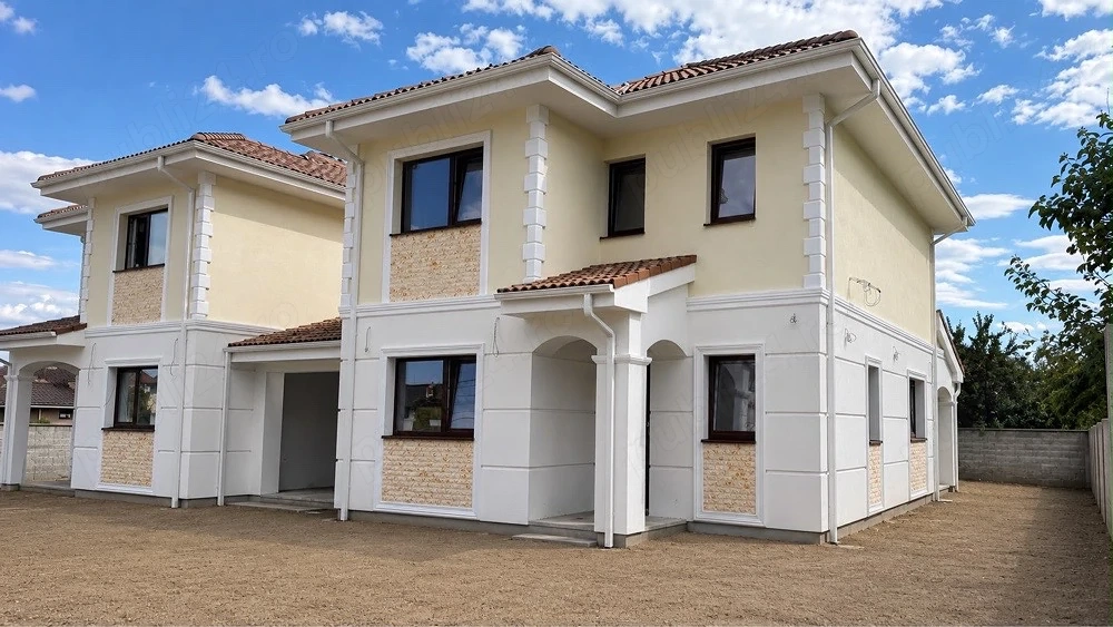 Proprietar vand DUPLEX PREMIUM  despartit prin garaj in Dumbravita