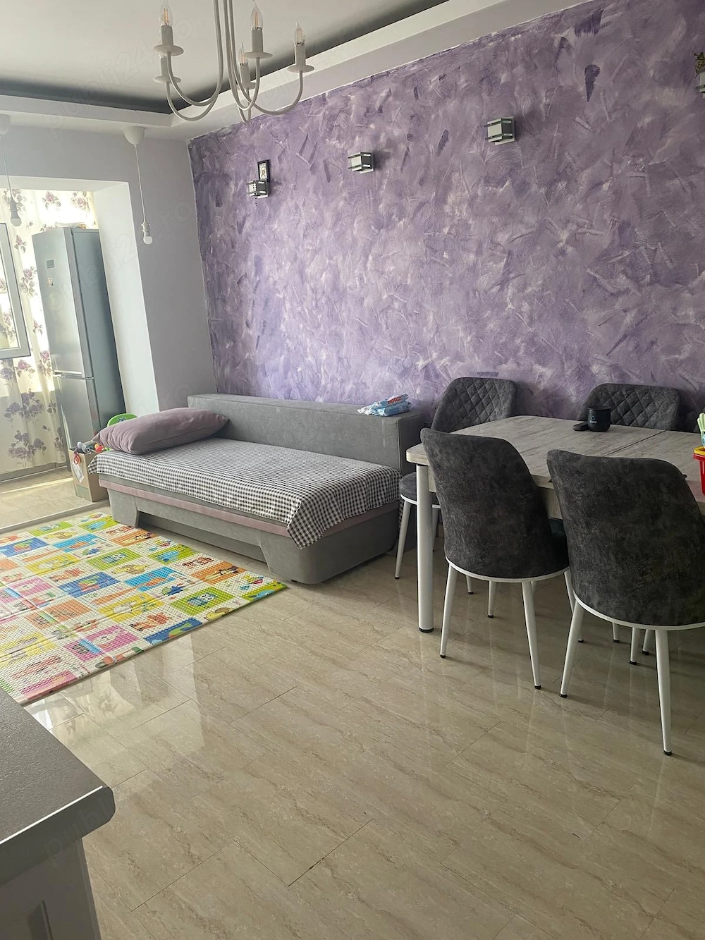 Se vinde apartament parțial mobilat