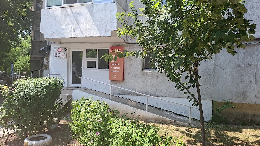 Inchiriem spatiu comercial de 53 mp in mun. Barlad, ultracentral, situat la 50 m de Primaria Barlad.
