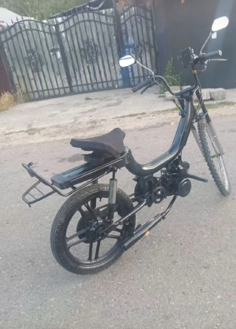 Moped first bike 50cc 2t Merge extrem de bine.