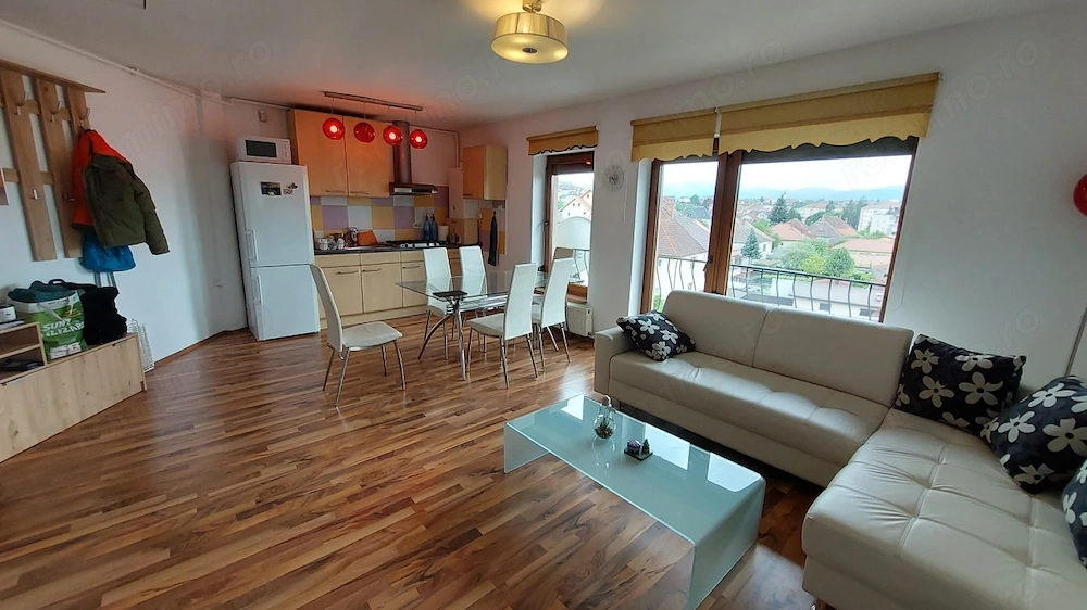 Apartament 3 camere zona Strand