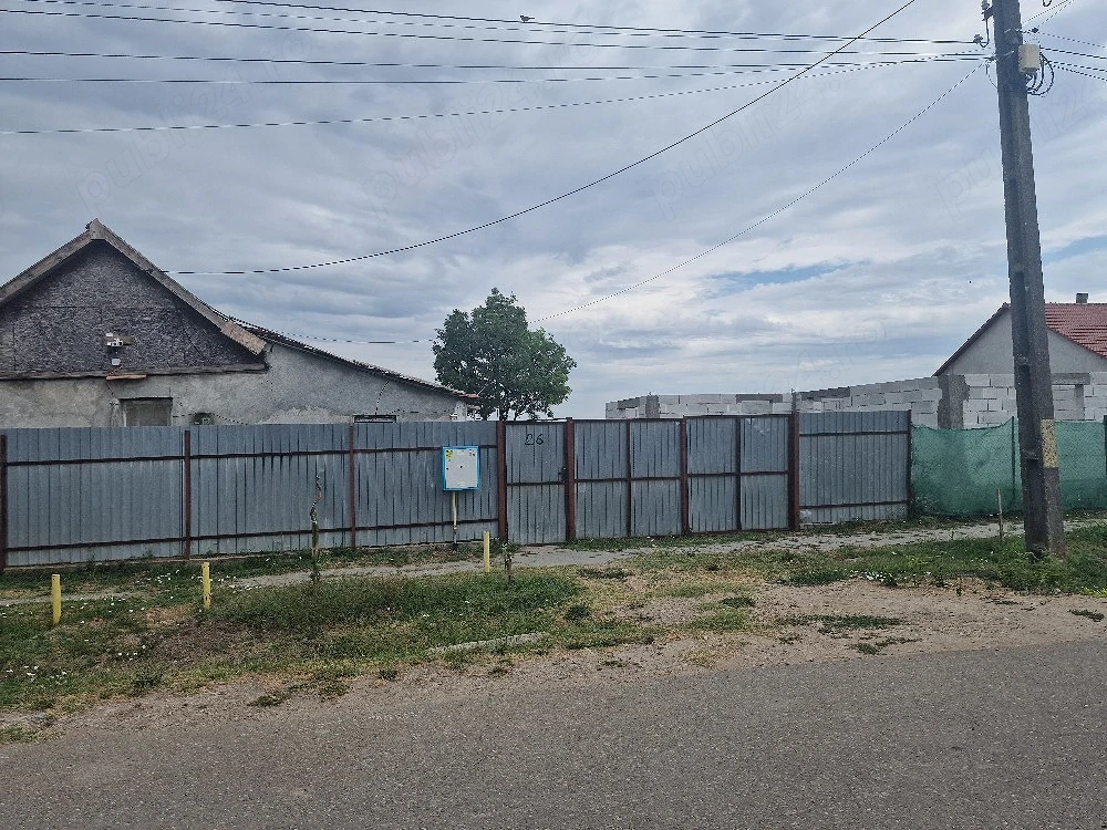    De vânzare   Casă + teren generos în comuna Socodor, județul Arad Se vinde proprietate situată în
