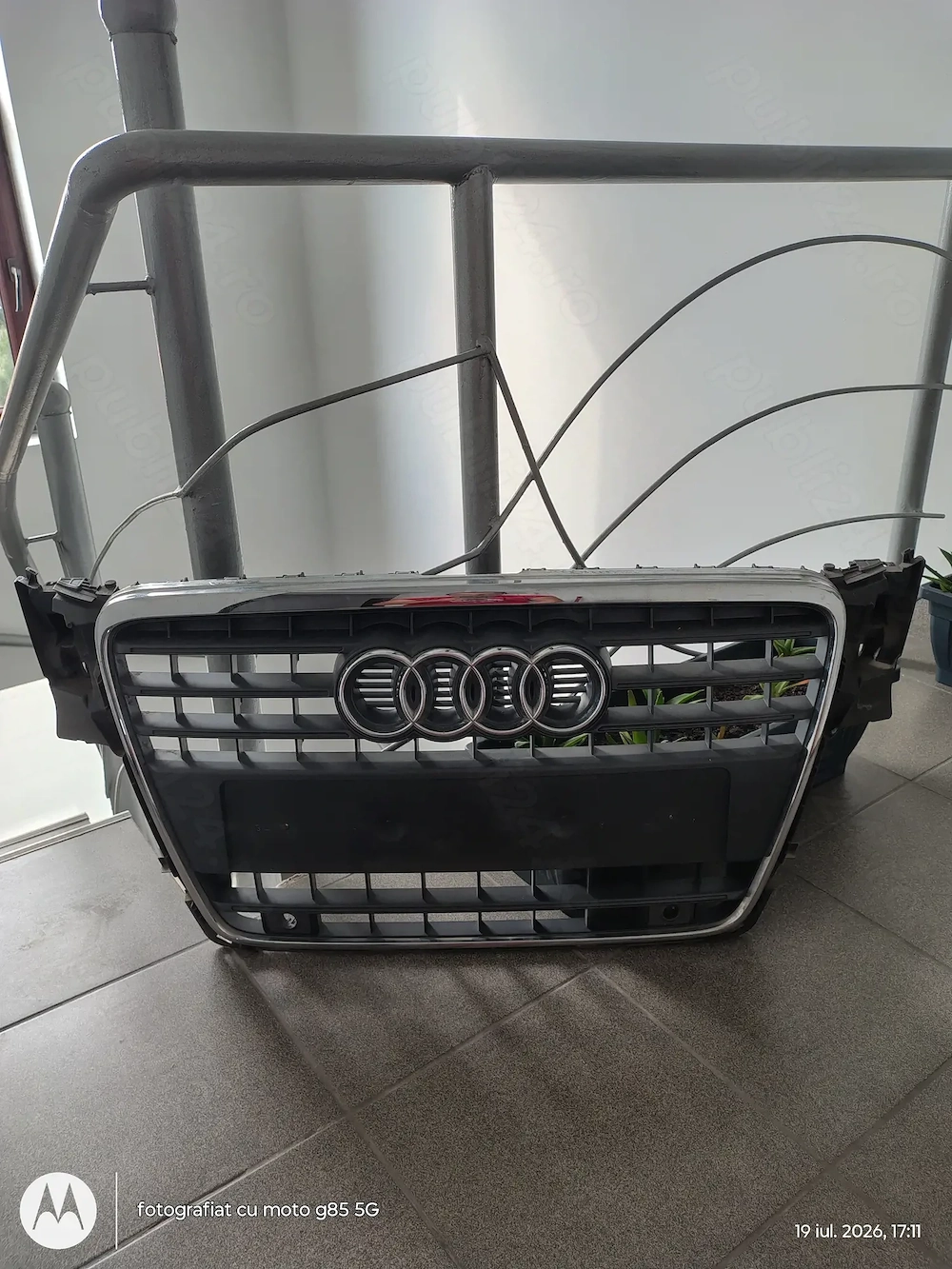 Grila radiator Audi A4B8 ( 2009-2016 ) cu orificii pentru senzori de parcare