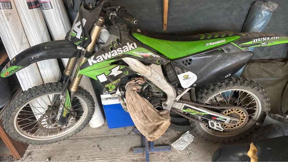 Vand Kavasaki KX250F 4T motor defect