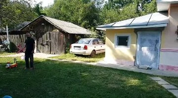 Casa la curte locuibila ,caramida 