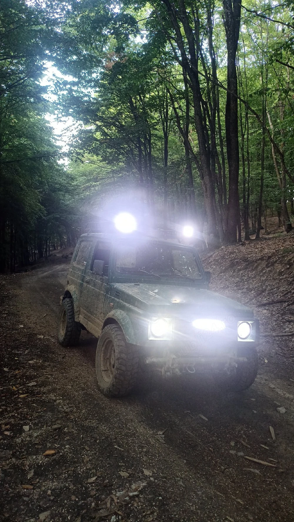 De vânzare suzuki samurai 1.3 benzină carburație