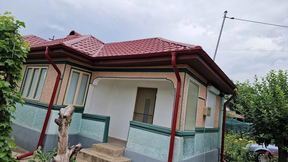 Casa bătrânească de vânzare 
