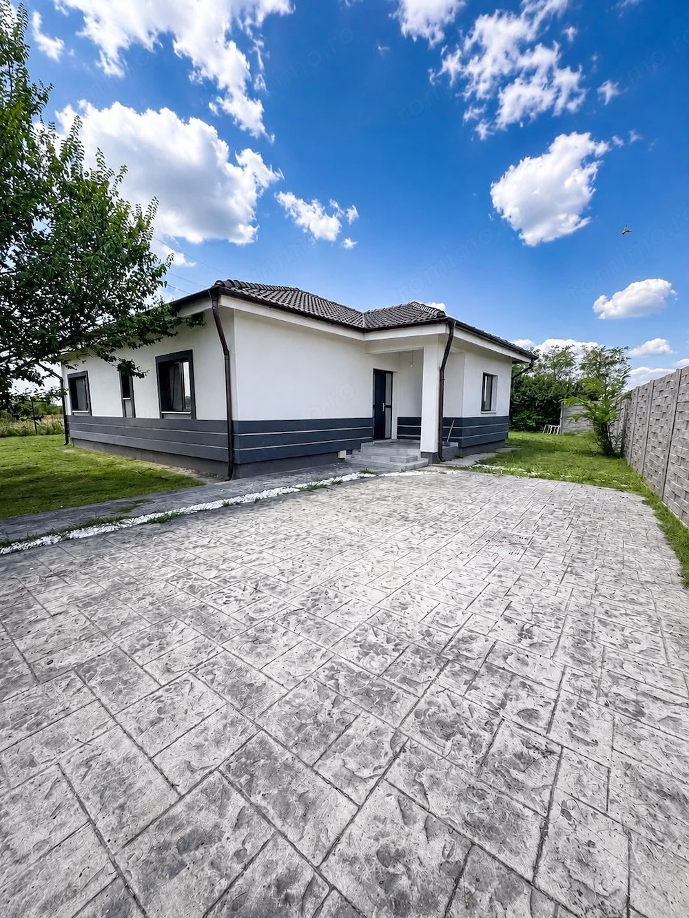 Individuala pe parter, cu teren generos de 1.400 mp, în Moșnița Nouă