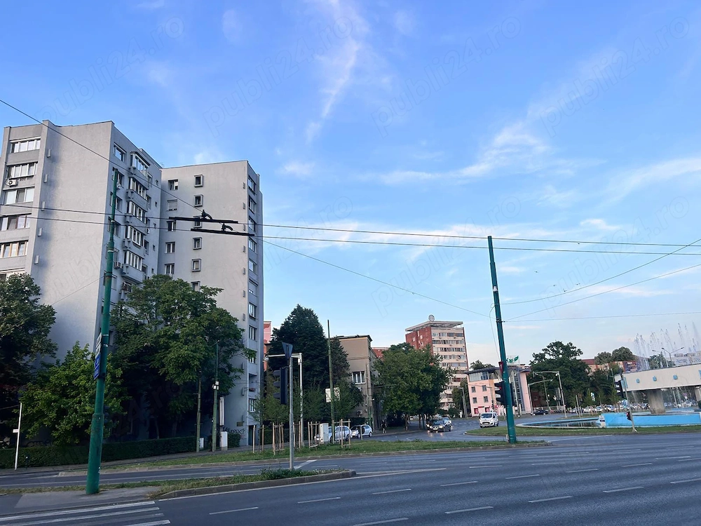 Proprietar inchiriez ap.4 camere  ultracentral 