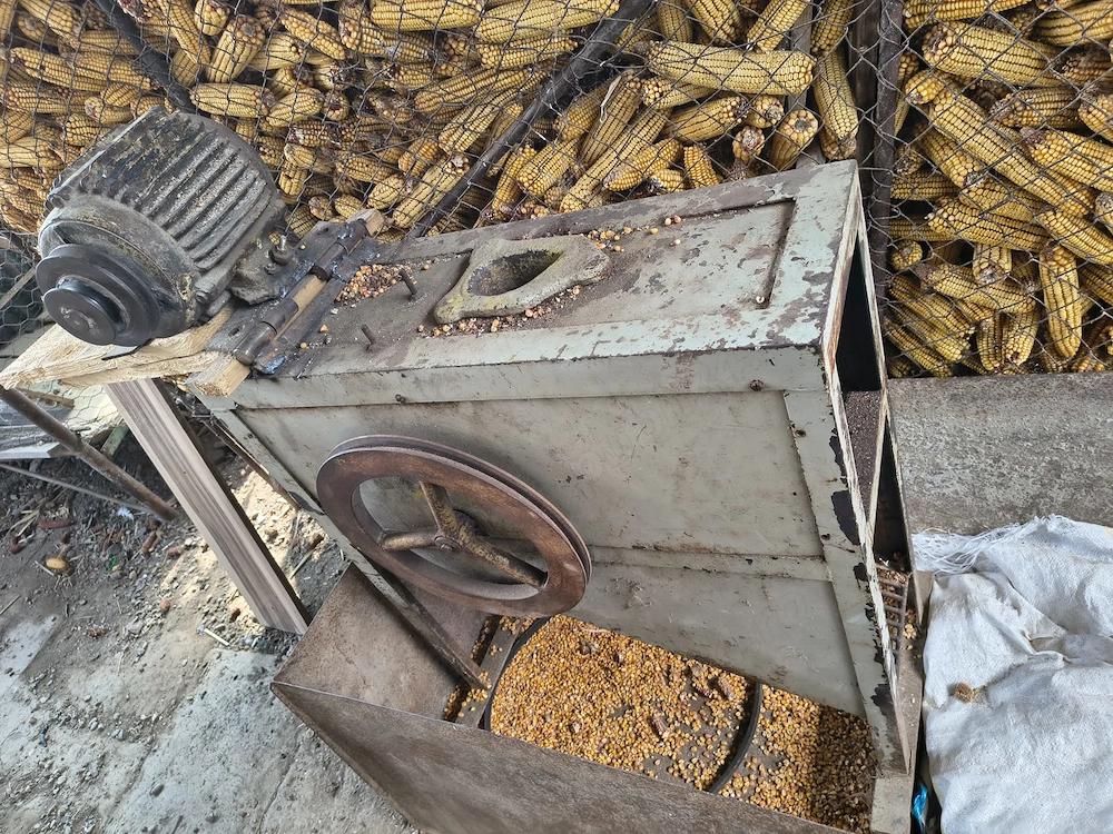 Vând două desfacătoare de porumb   cu motor și opțiune manuală 