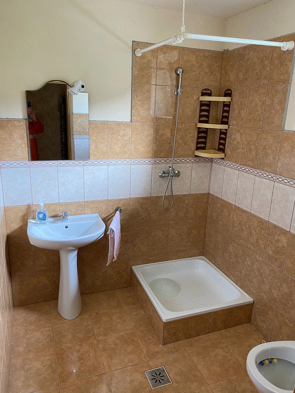 Vand casa 2 camere  in Nadlac