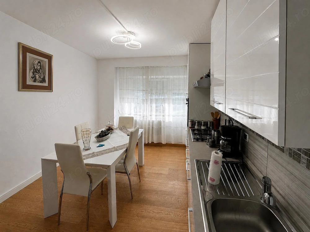 Vand apartament 2 camere decomandat RENOVAT TOTAL BARLAD VASLUI 