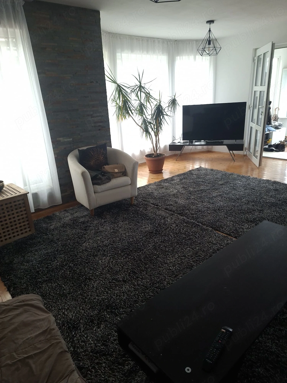 De Vânzare: Casă modernă cu livadă la liziera pădurii  Zona Vațman   Valea Iubirii