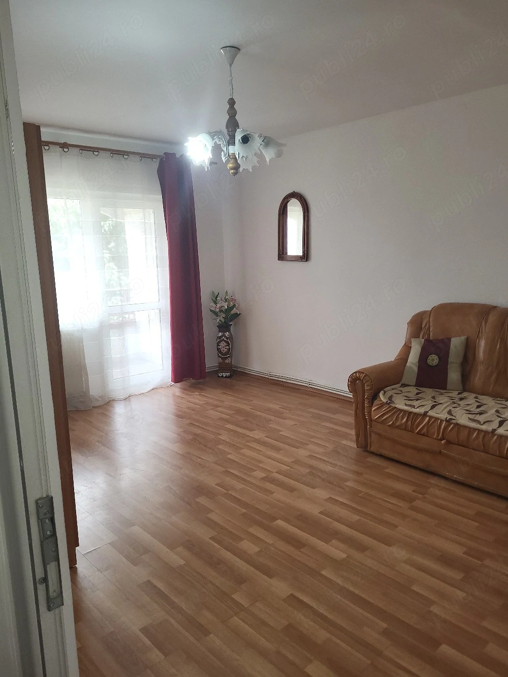 De vanzare  apartament 4camere  