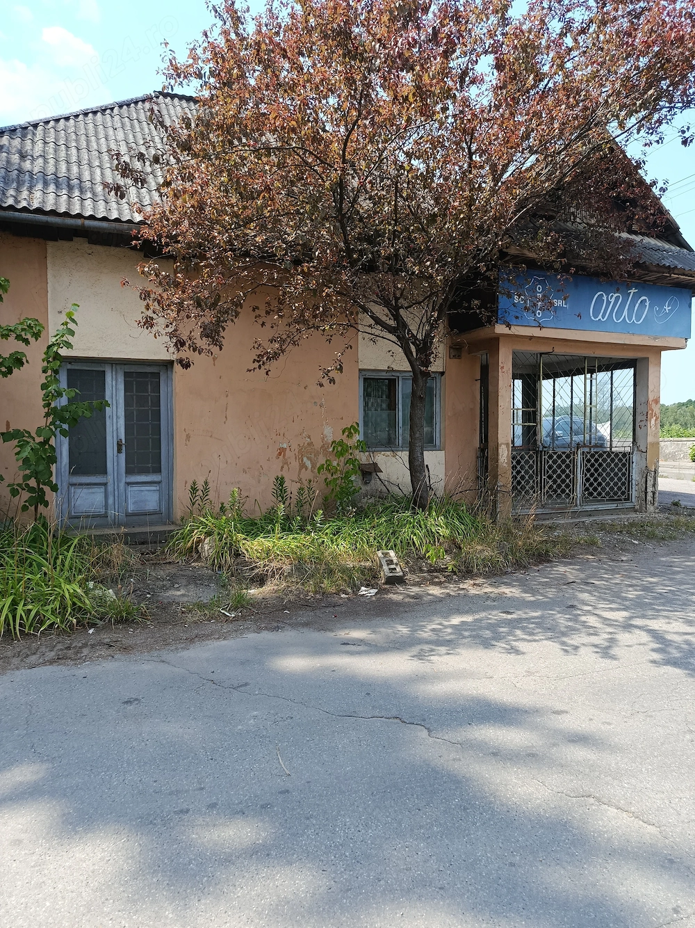 De vanzare .Spatiu comercial in Sighetu-Marmatiei 700mp(p+1) +cladire de 70 mp 