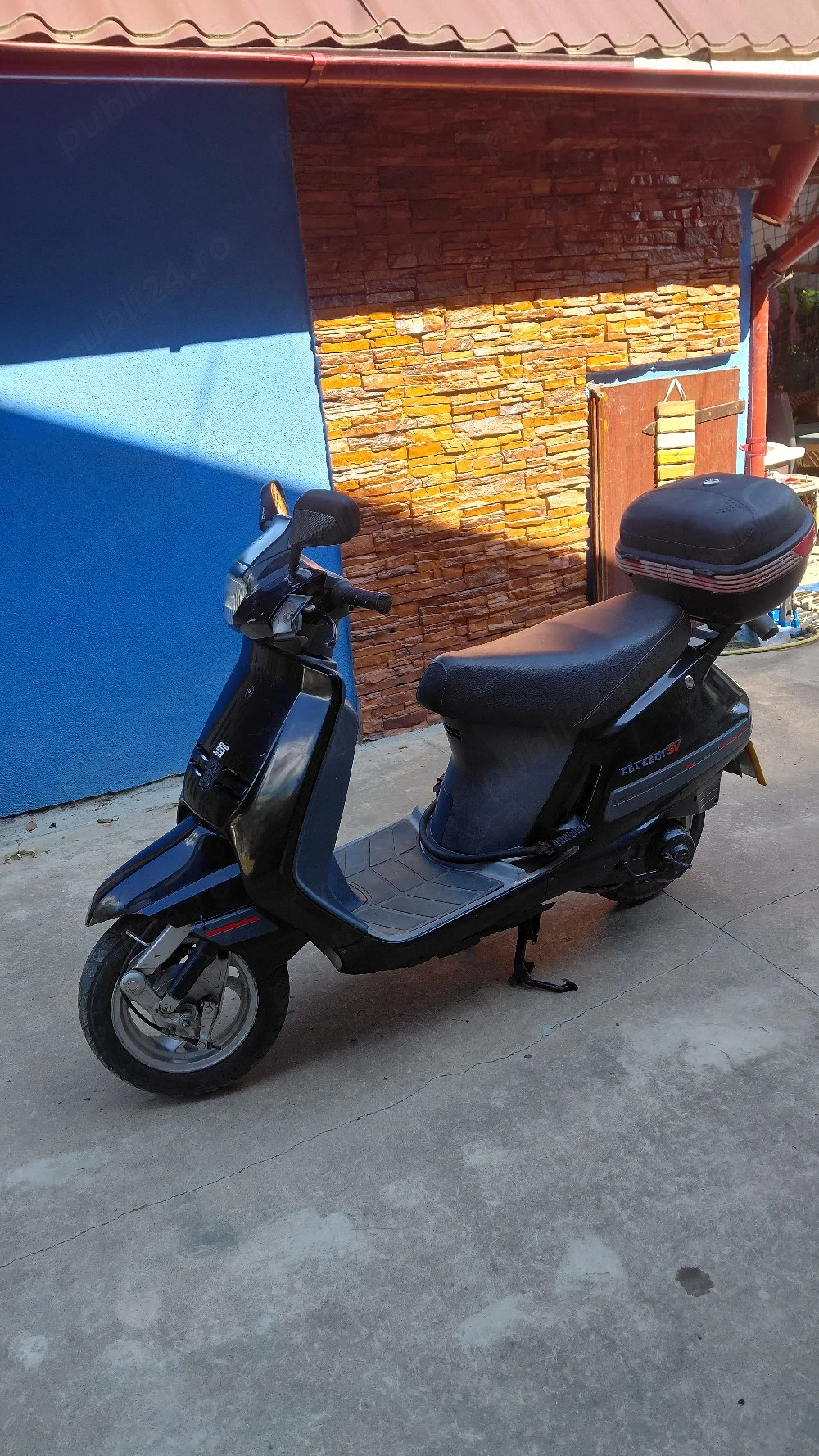 scuter peugeot  49 cm in stare de functionare cu acte in regula 