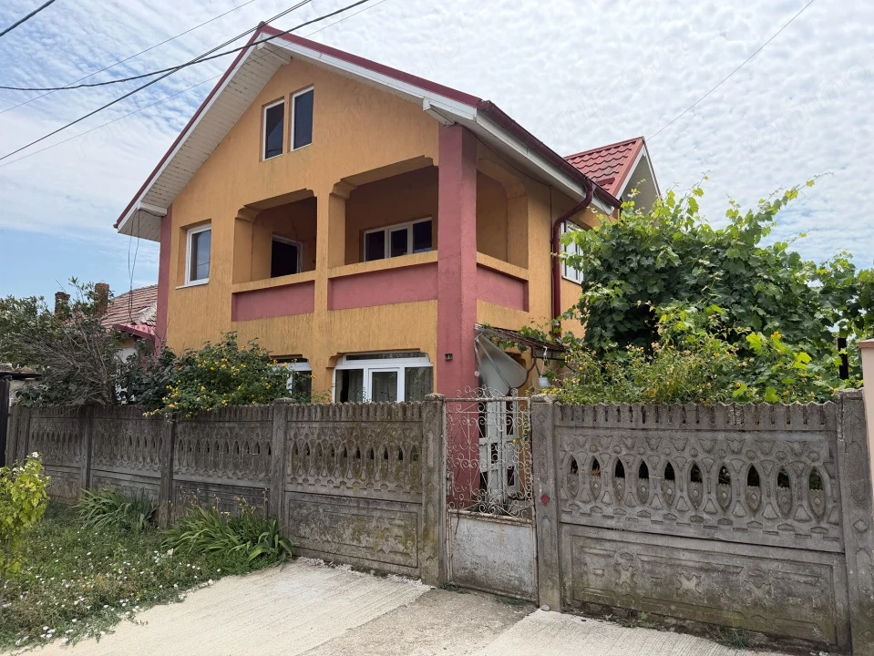 Casa de vanzare, utilata, suprafață 130 mp, P+1 , Teren 250 mp