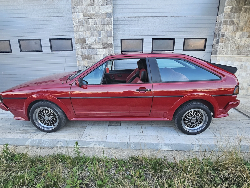 Ofer spre vanzare un superb vw scirocco 1,8 injectie ,an 1989,servo ,computer bord ,scaune sport ,