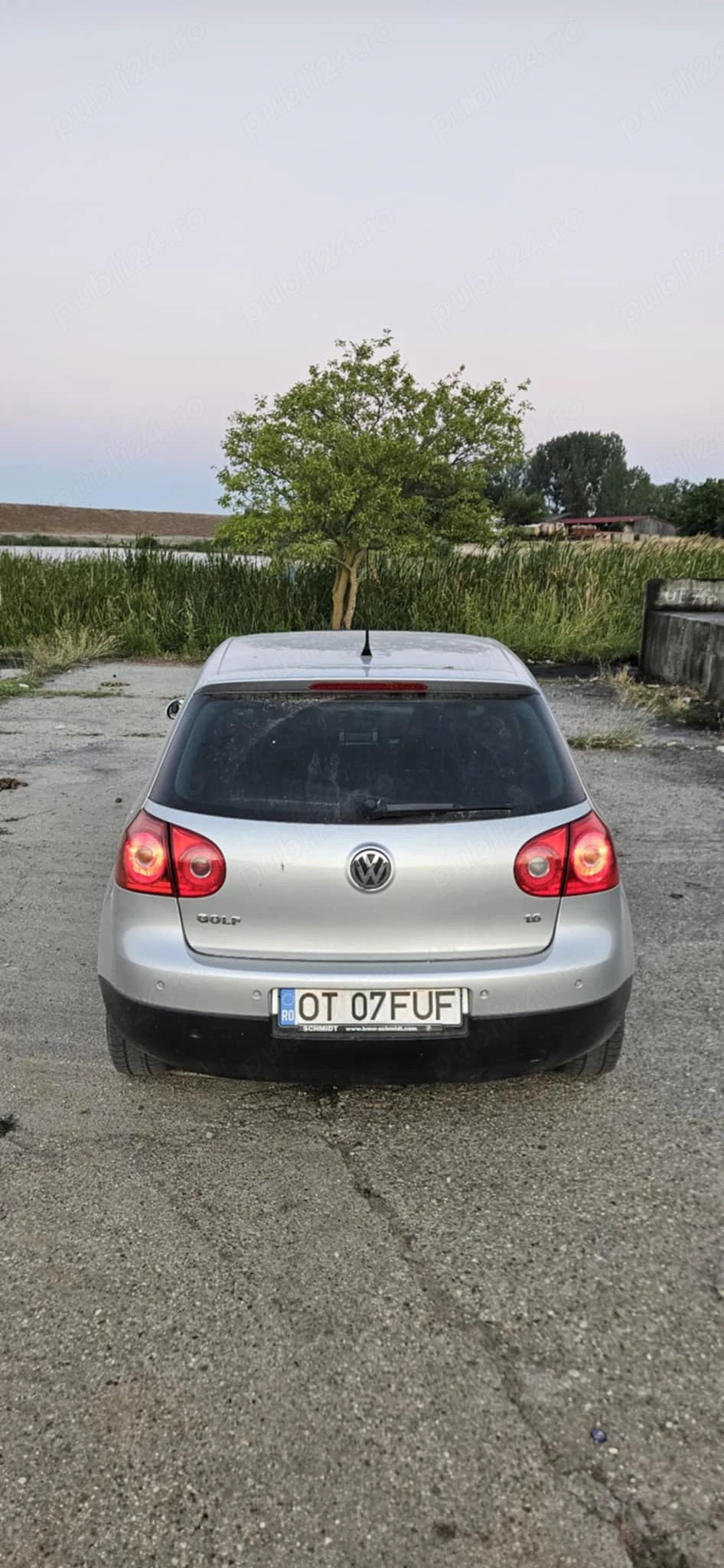 Vând Auto marca Wolswagen .