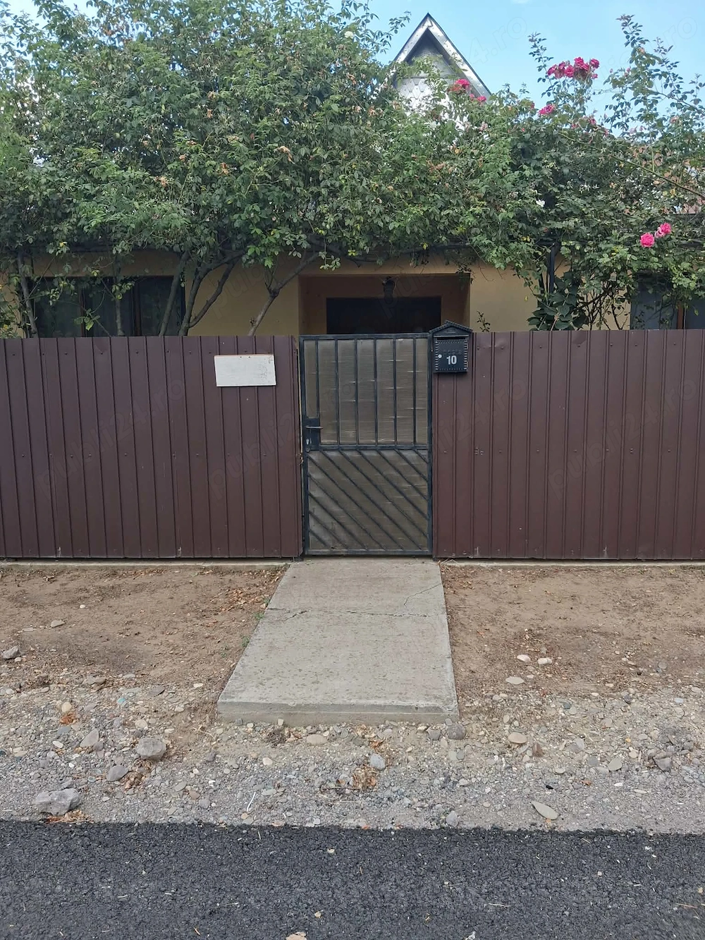 Casa de vanzare