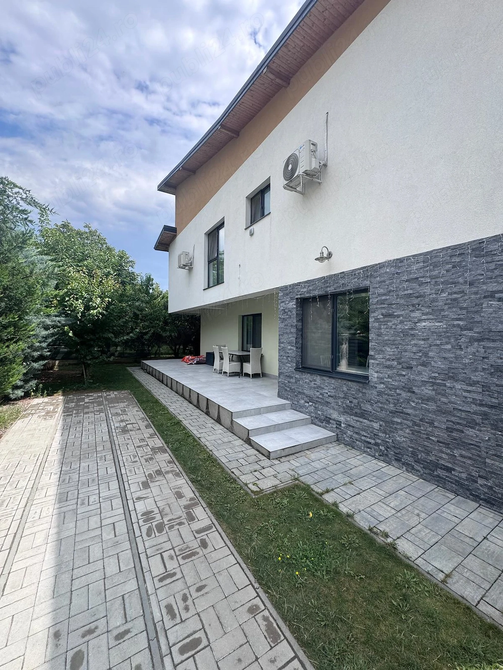 Închiriez casă lângă Pădurea Tunari   cartier privat, P+1, mobilată și utilată, curte amenajata
